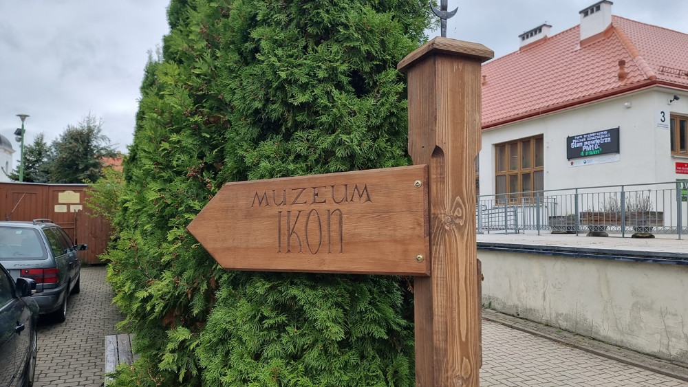 drogowskaz, muzeum ikon, supraśl,