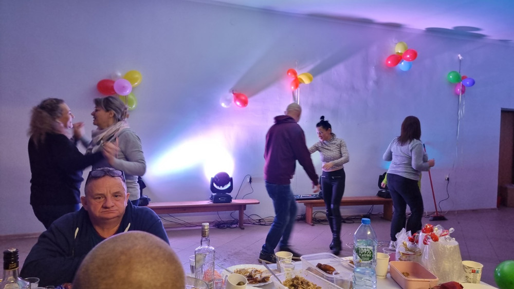 zabawa, taniec, dyskoteka, światła kolorowe,