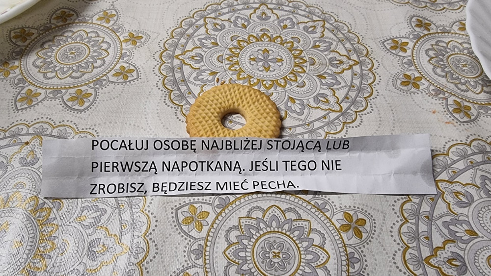 wróżba, pocałunek, pech,