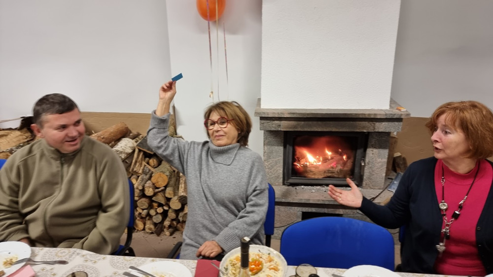 niebieska karteczka, losowanie, zabawa andrzejkowa,