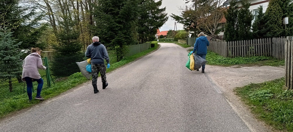 sprzątanie wsi, czyszczenie, ludzie,