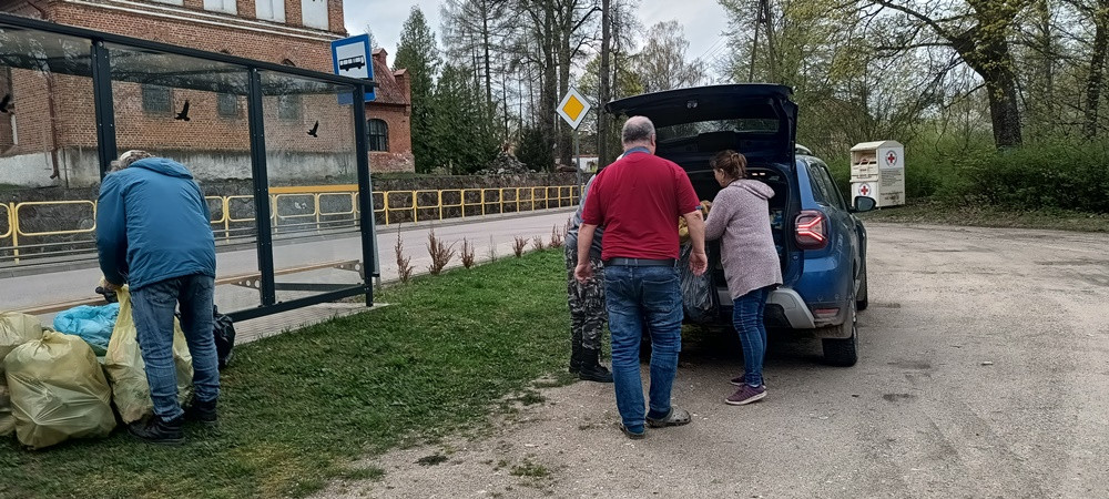 śmieci, worki, wyładunek,